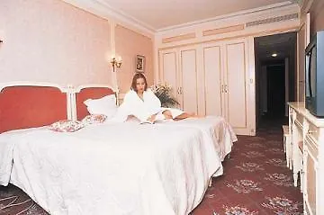 Victoria 4*