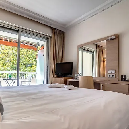 Victoria 4*